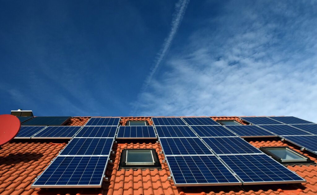 Sonnenenergie leicht gemacht: Die Wahrheit über Solartechnik und ihre Vorteile
